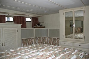 Tollycraft Master State Room | 53 Tollycraft Pilothouse Motor Yacht  PHMY 